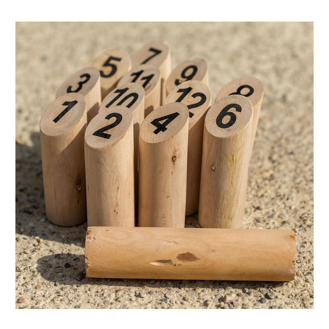 Outdoor play wooden Finnish throwing game