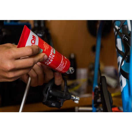 Cyclon Assembly Paste tube 150 ml (in blister pack)