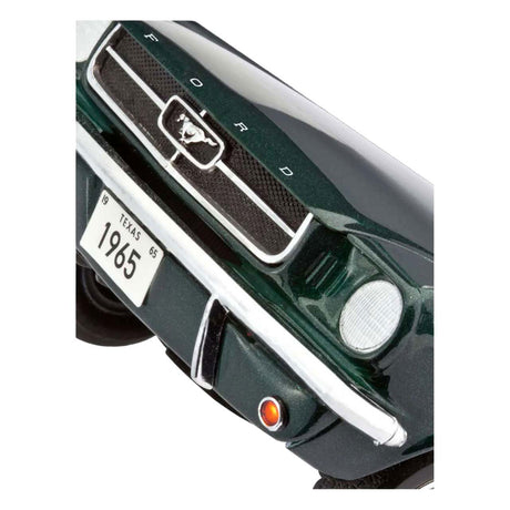 Stavebnice modelu Revell - 1965 Ford Mustang 2+2 fastback 1:24 - 82 ks. - vč. základní nátěrové barvy