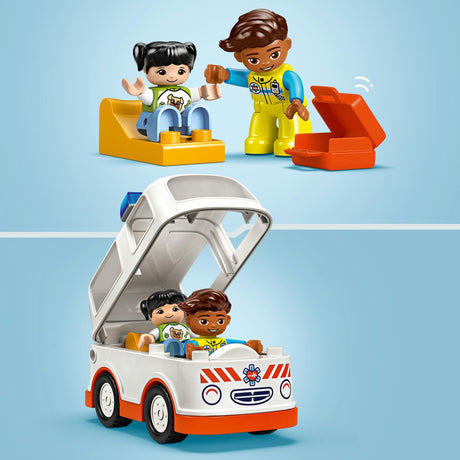 Lego Duplo Town 10447 ambulance with driver