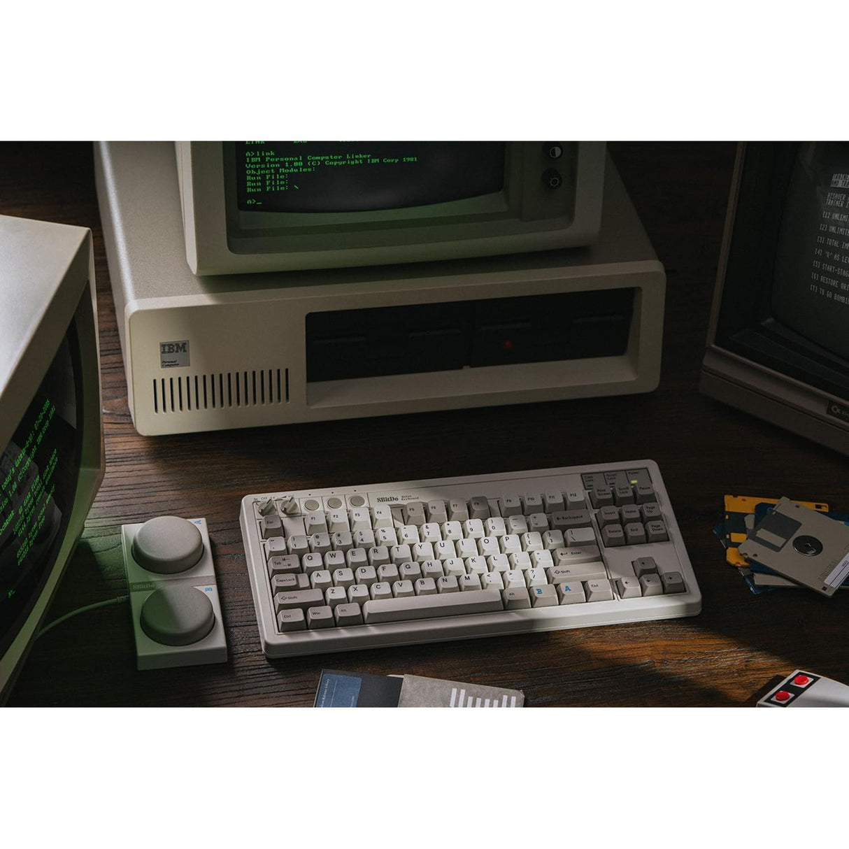 Teclado mecânico retrô 8bitdo edição m (cinza, layout americano (qwerty), kailh box branco, 80% (tkl), bluetooth de baixa energia, sem fio 2.4g, usb)
