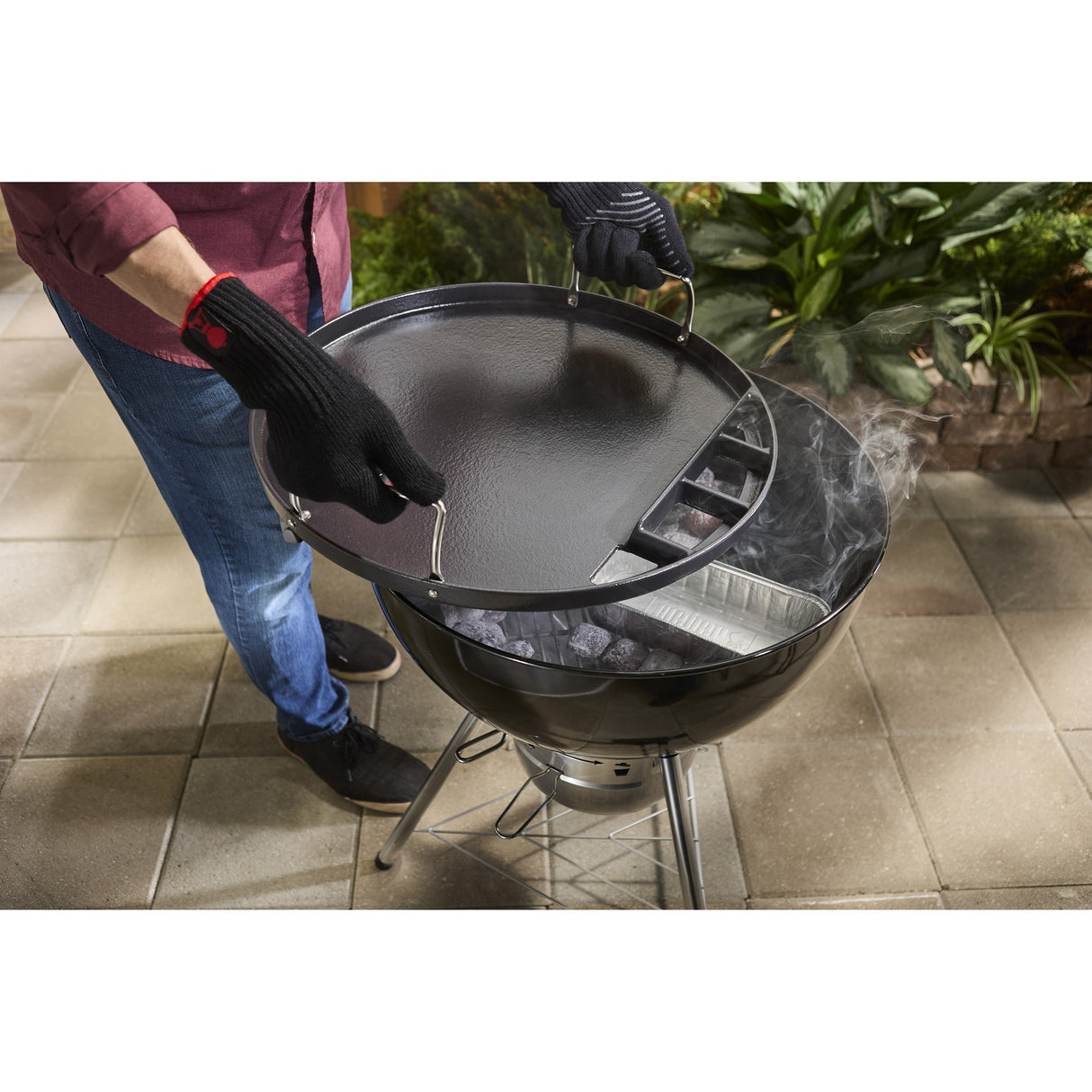 Weber full-size plancha - for 57 cm charcoal barbecues (black)