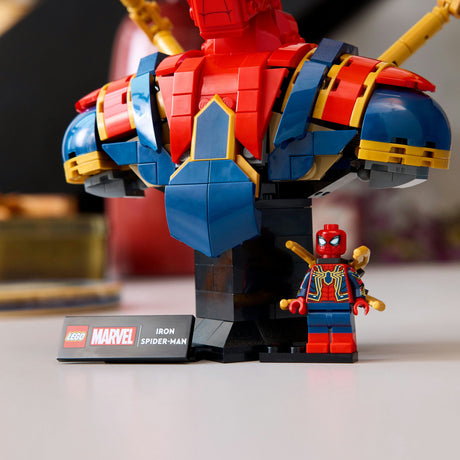 Lego szuperhősök 76326 vas pókember mellszobra
