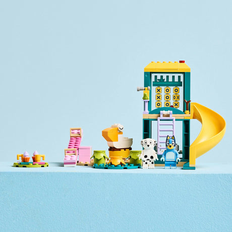 Lego ® bluey: bluey and chloé in the playground building set - 11201